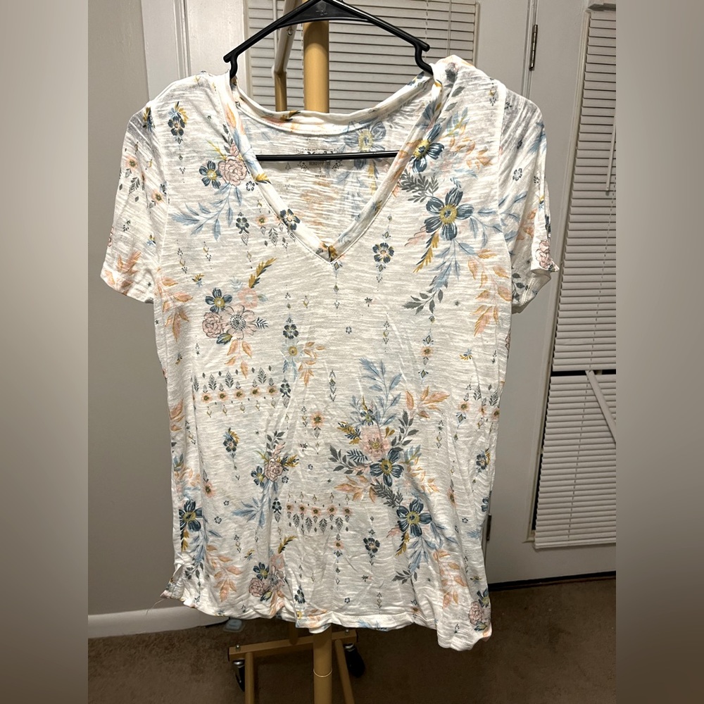 2 Basic Tees- blush pink and floral size small